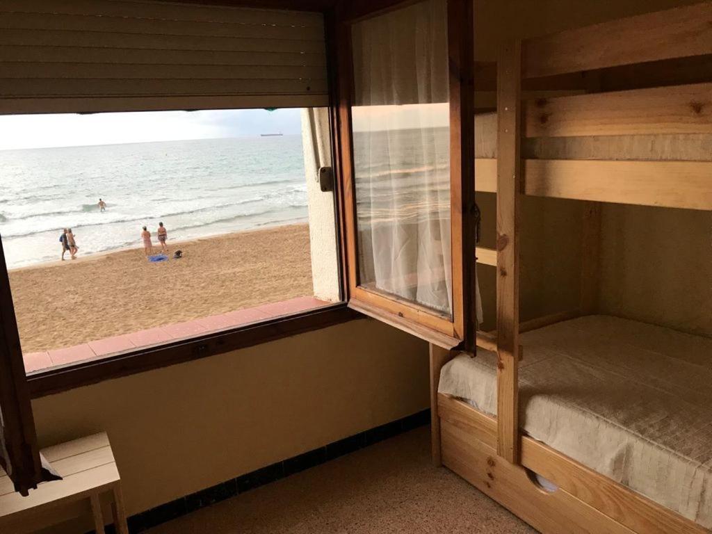El Faro Apartaments Platja Llarga-Les Salines-Tgn ตาร์ราโกนา ภายนอก รูปภาพ