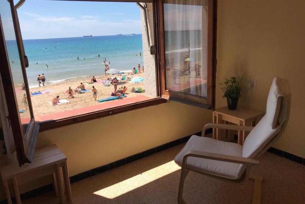 El Faro Apartaments Platja Llarga-Les Salines-Tgn ตาร์ราโกนา ภายนอก รูปภาพ