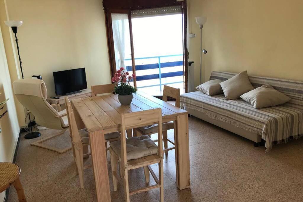 El Faro Apartaments Platja Llarga-Les Salines-Tgn ตาร์ราโกนา ภายนอก รูปภาพ