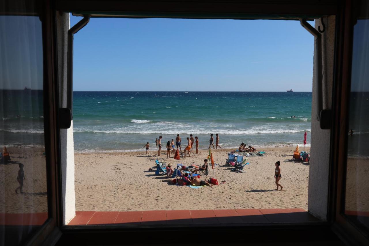 El Faro Apartaments Platja Llarga-Les Salines-Tgn ตาร์ราโกนา ภายนอก รูปภาพ
