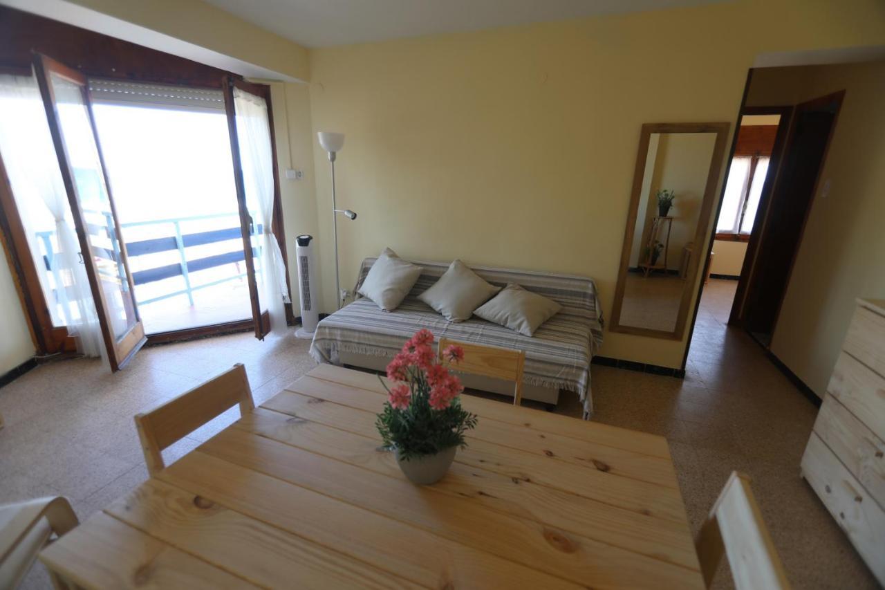 El Faro Apartaments Platja Llarga-Les Salines-Tgn ตาร์ราโกนา ภายนอก รูปภาพ